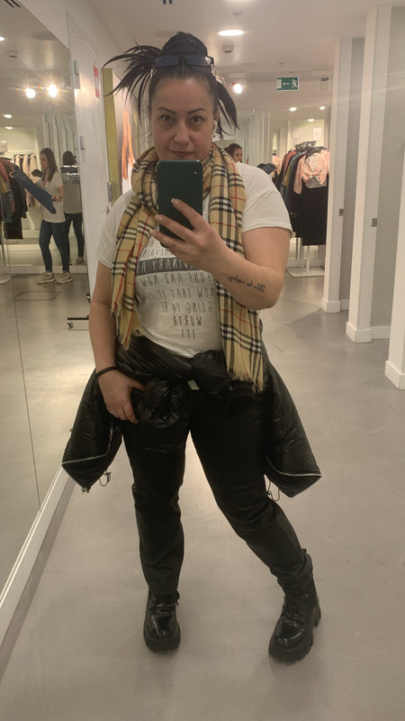 6C567704-3DFE-49D9-B364-5345D651E59F