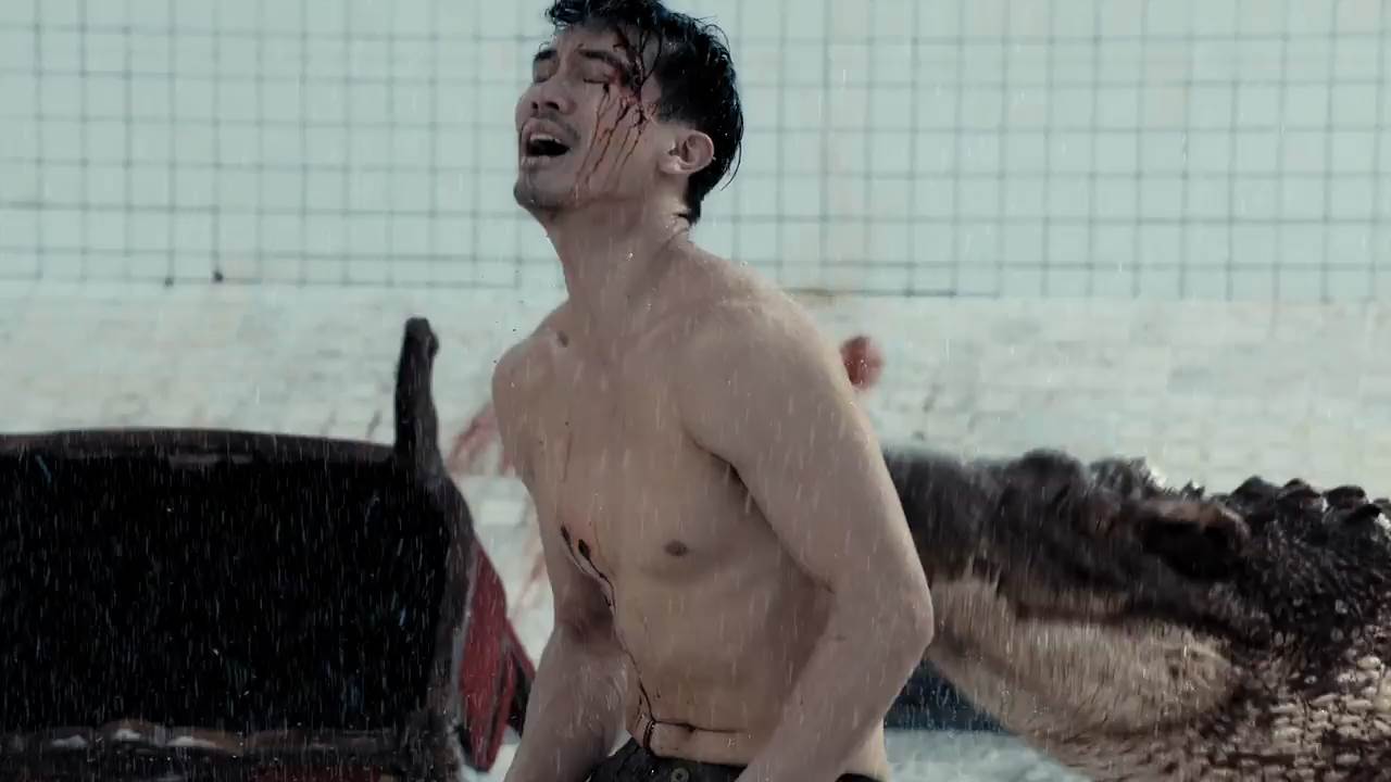The Pool 2018 BluRay [Hindi + Tamil + Telugu + Kannada + Thai] 480p, 720p ESub Screenshot