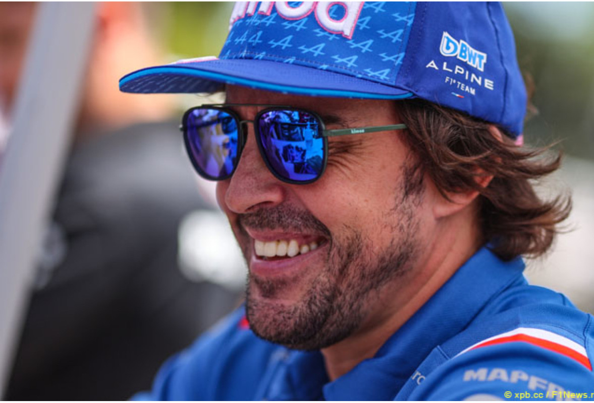 9252B443-05BD-4B0C-995A-53C8DF35D3D8