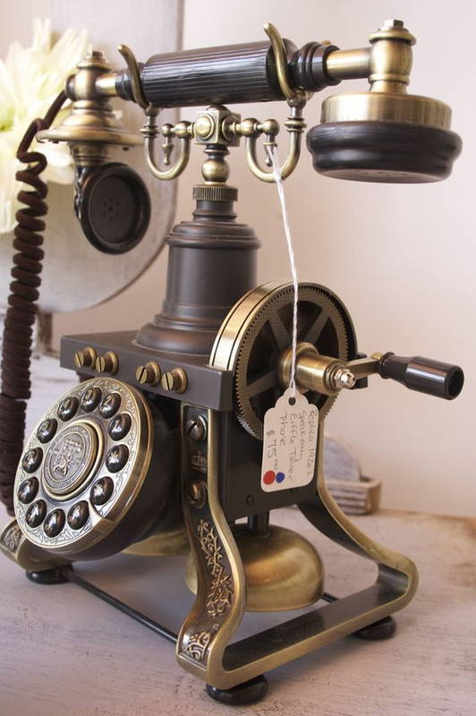 vintagetelephone.jpg