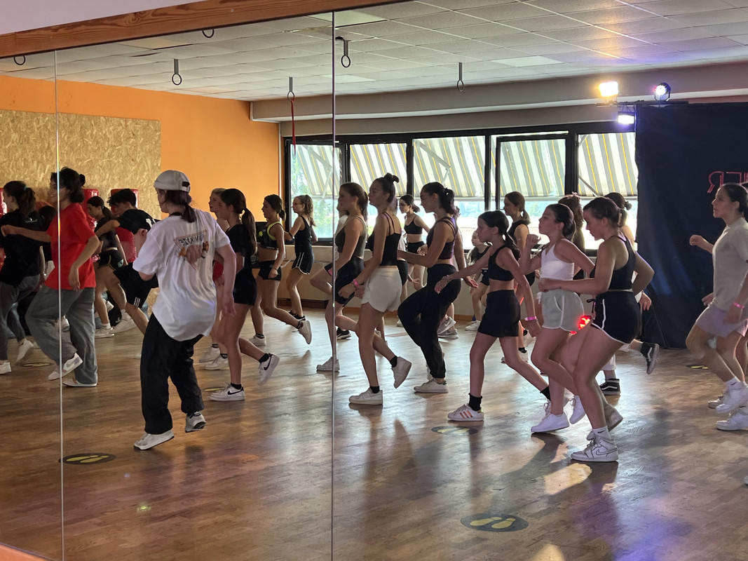 0D777EF6-AC20-4086-8A30-5E2A3AFC43D0