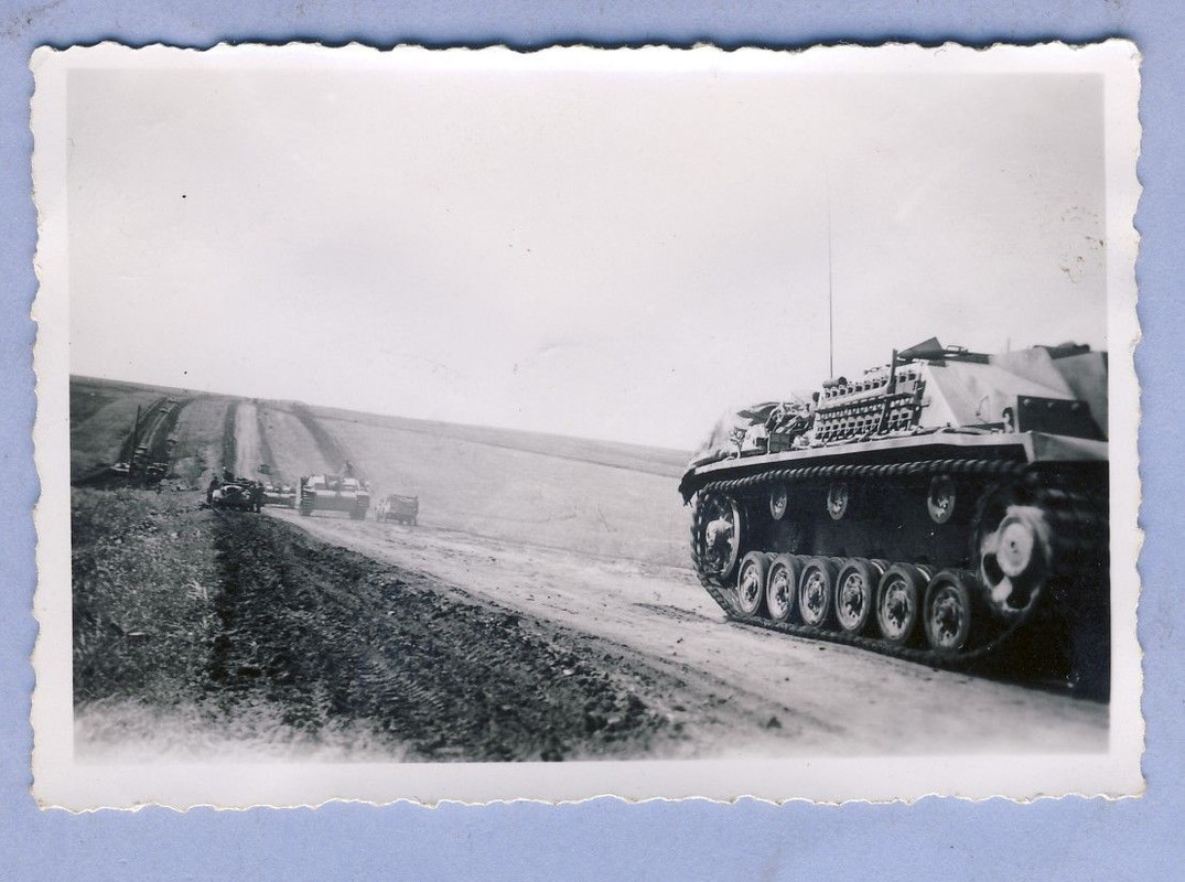 Foto Deutsche Sturmgeschütze vormarsch Rußland