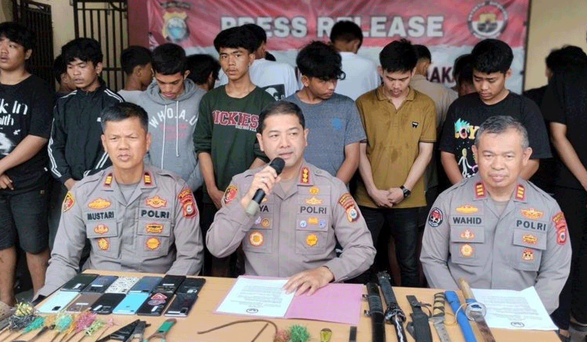 24 Anggota Geng Motor di Makassar Ditangkap, Polisi Sita Senjata Samurai