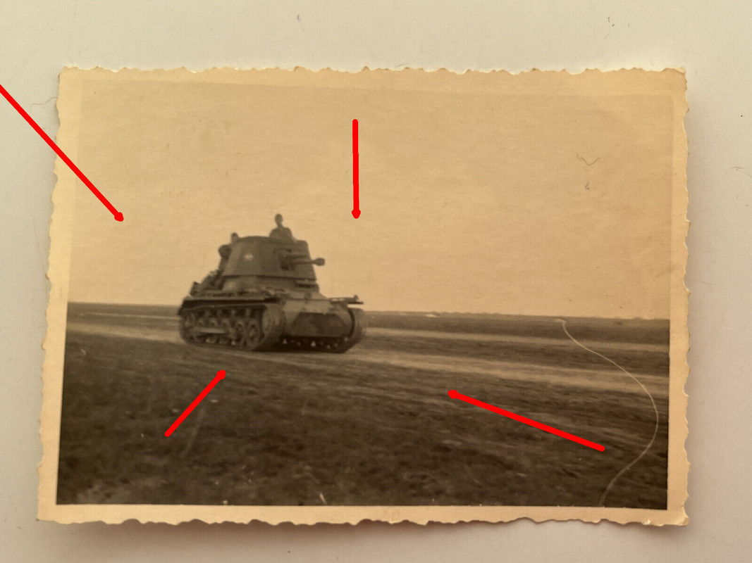 Foto Panzerjäger I auf freiem Feld mit Besatzung, Panzer