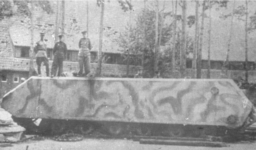 Группа офицеров Советских войск 1376 СП 416 СД в районе г.Цоссен