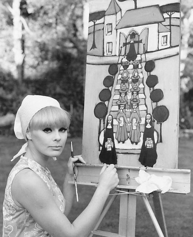 elke_sommer_mc26