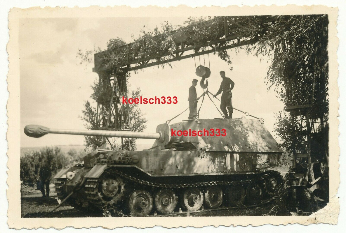 Foto Jagdpanzer Tiger (P) FERDINAND am Strabo Kran im Osten schw. Pz.Jg.Abt. 654