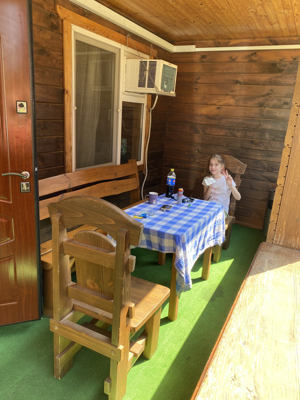 DEC32E40-C503-4802-8496-635A32D4659C