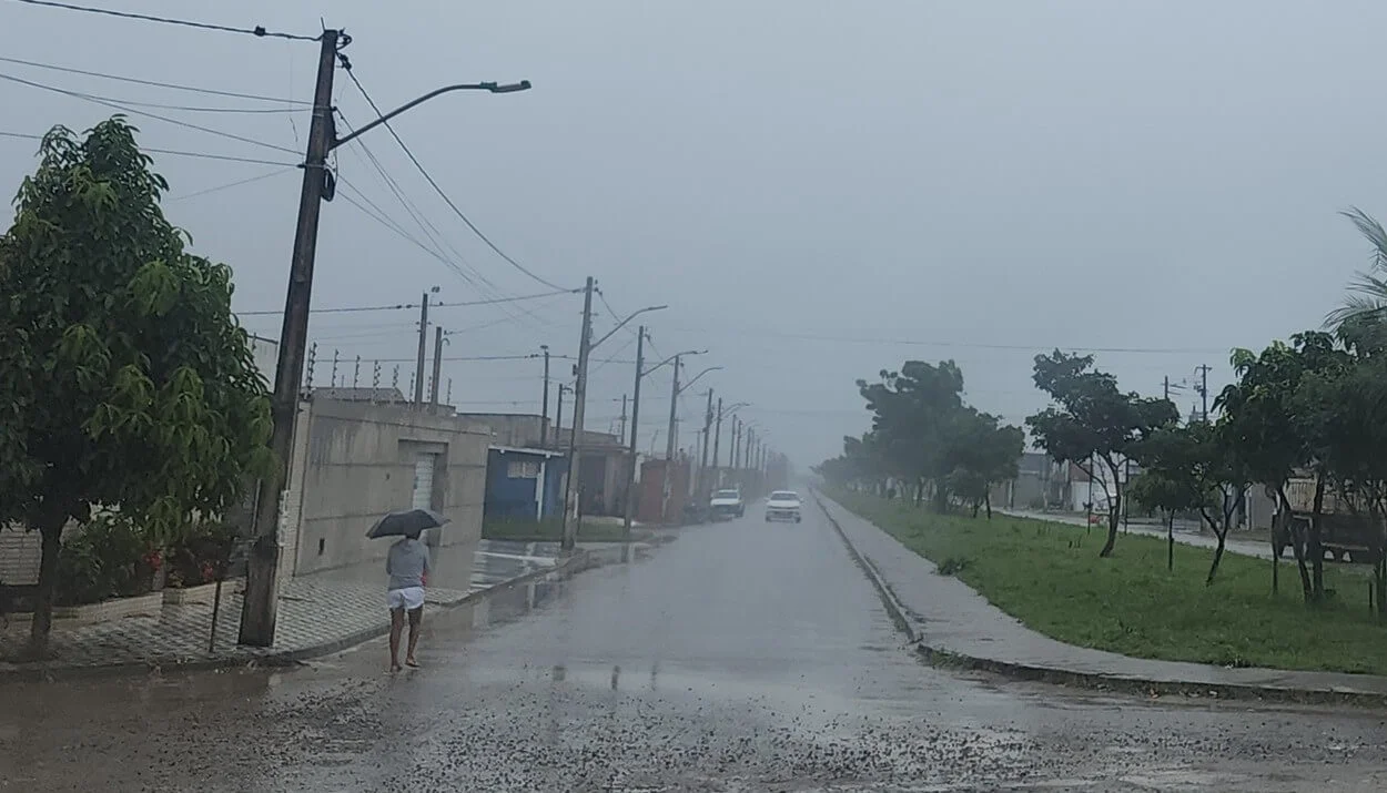 Alagoas tem alertas de chuvas intensas para próximas horas