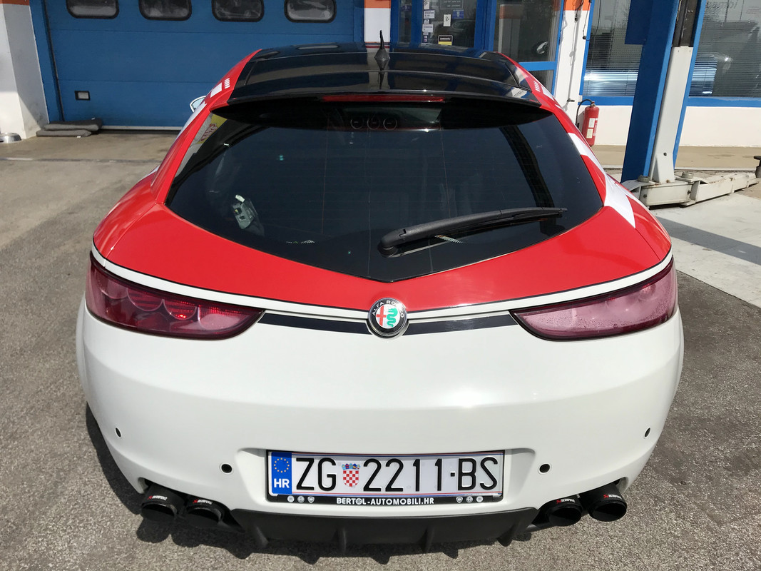 BB6FDFB5-8D6E-4EEC-A82A-DD534D30456A