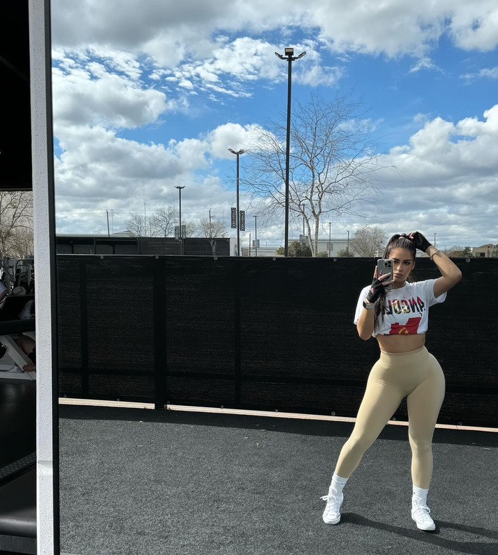 natachaeleana posts 2024-03-08 11.16 C4Q8JZionvY_7_10 432038074_2906053376202972_4359891706264740085