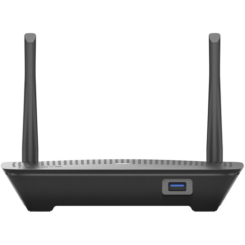 Router Linksys EA6350 mostrando su diseño y antenas ajustables.