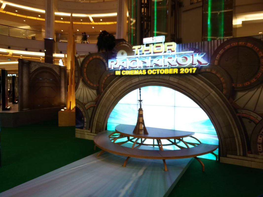ASUS Zenfone 4 Selfie Pro - Depan 24MO