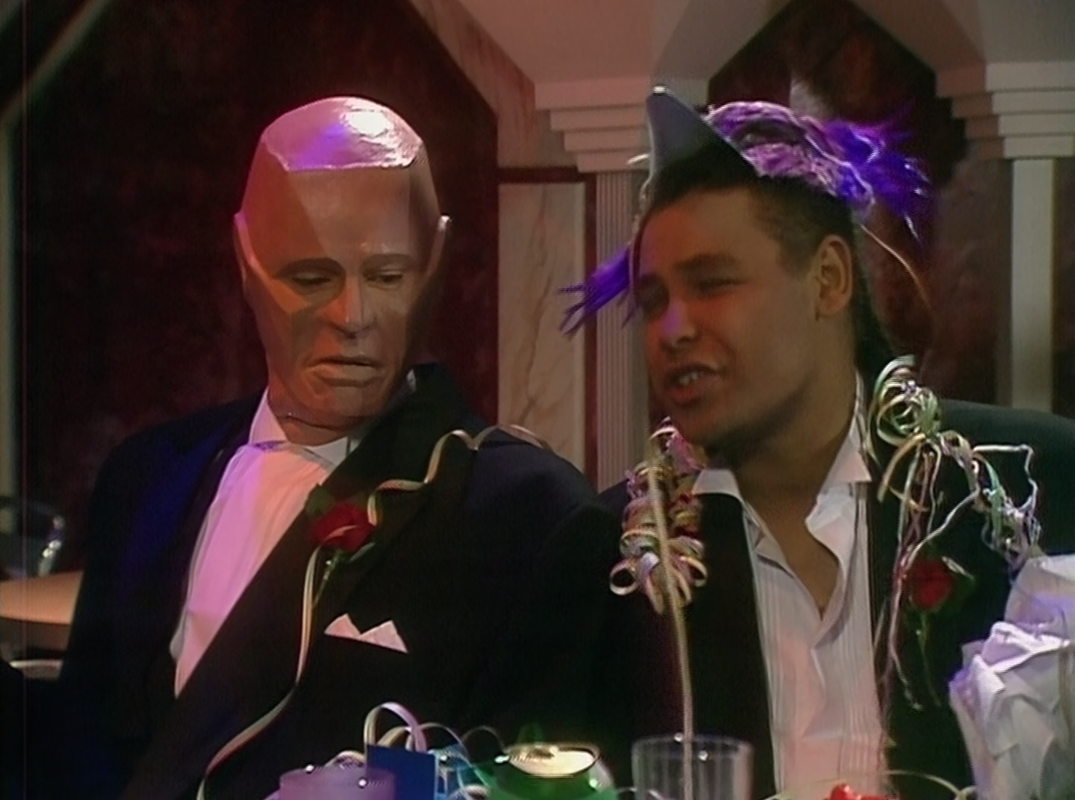 Red.Dwarf.S03E06.The.Last.Day.1080p.FLAC.2.0.AVC.REMUX-FraMeSToR[SS]29