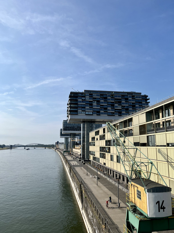 6E0B2541-D731-4697-98DA-386F357B406D