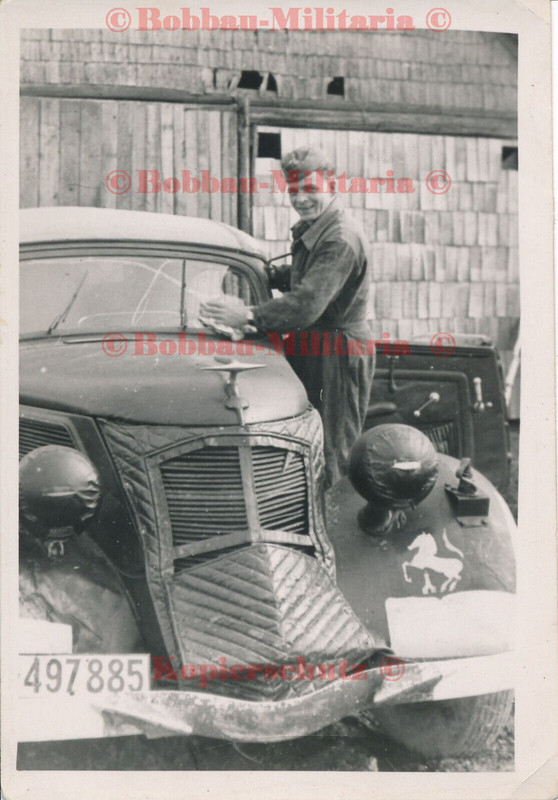 Wehrmacht mit dicken Ford V8-G81A Cabrio Stabswagen Wappen Emblem  Pferd