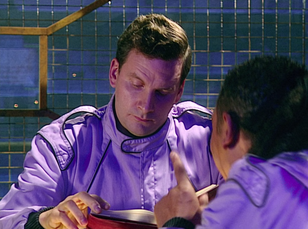 Red.Dwarf.S08E01.Back.in.the.Red.1.1080p.FLAC.2.0.AVC.REMUX-FraMeSToR[SS]8