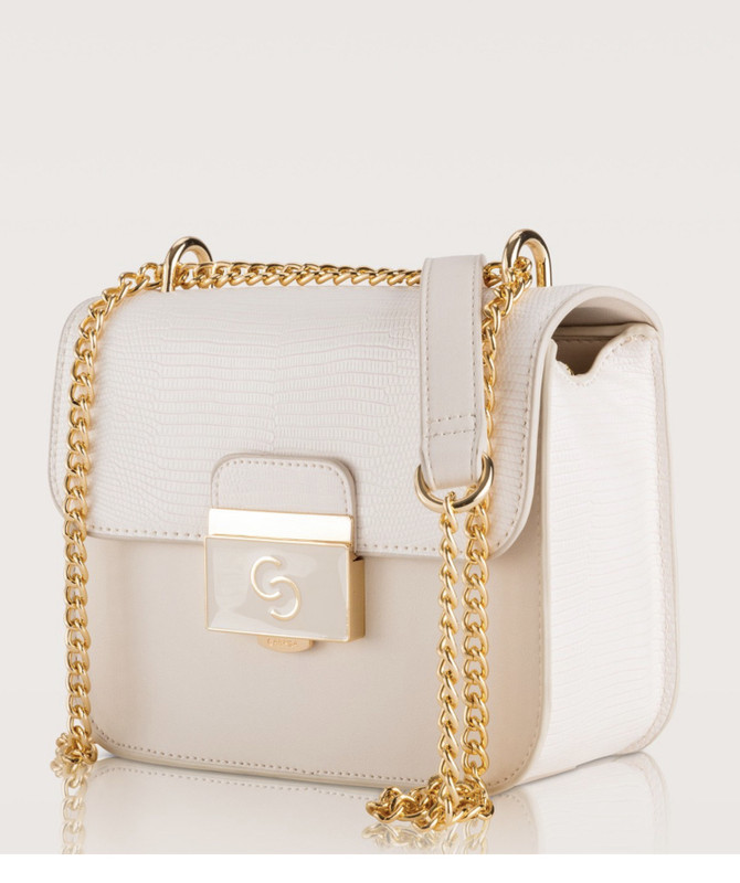 02E737EA-0993-4E0B-9FB7-A677E5D07430