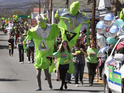 [Image: UFO-019-Stroll-2-scaled-1.jpg]