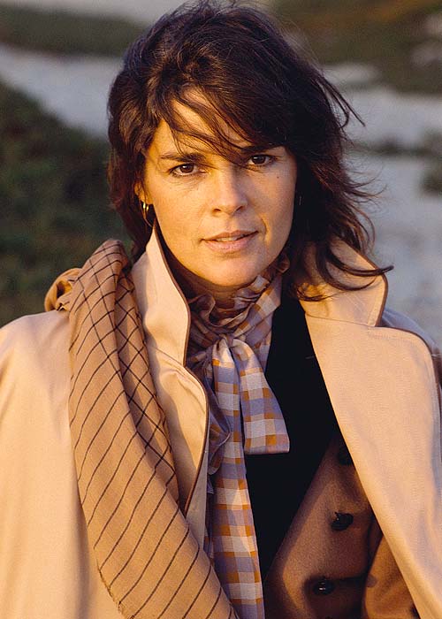Ali_MacGraw_39