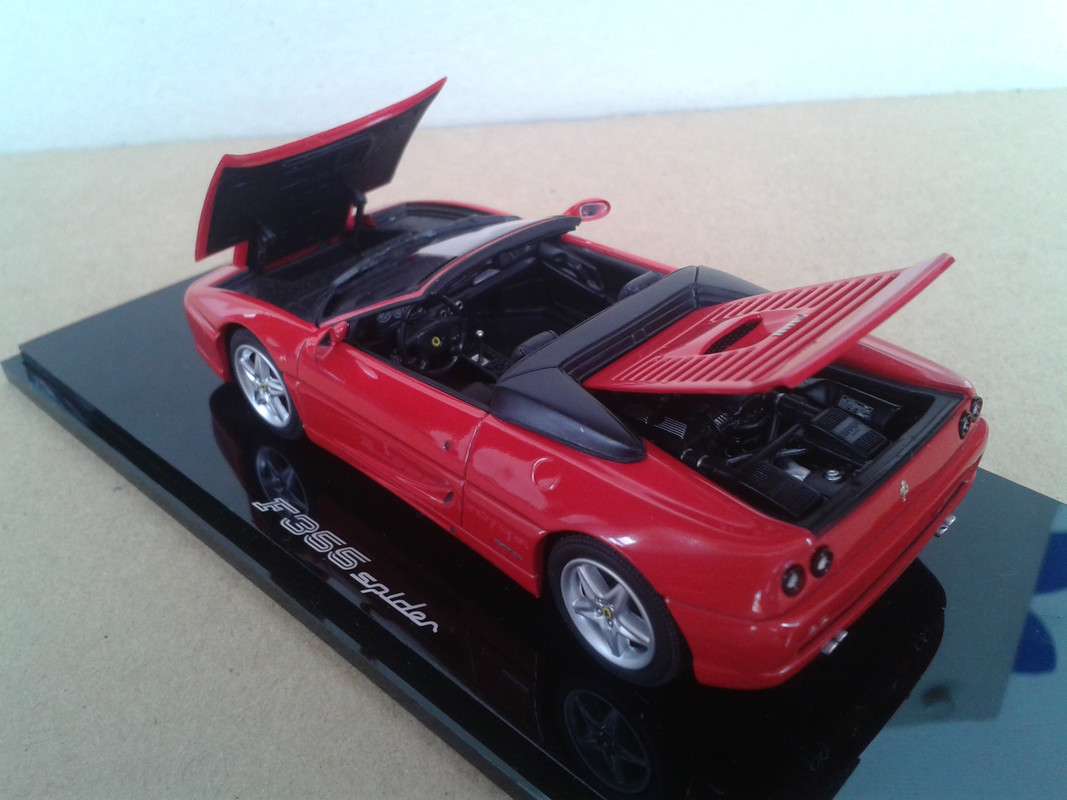 1995 Ferrari F355 Spider (Kyosho) (16)