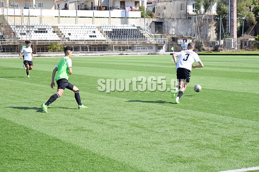 , &Pi;&rho;&omega;&tau;&alpha;&theta;&lambda;&eta;&tau;ή&sigmaf; &Mu;&epsilon;&sigma;&sigma;&eta;&nu;ί&alpha;&sigmaf; &tau;&omicron; 3&omicron; &Lambda;ύ&kappa;&epsilon;&iota;&omicron; &Kappa;&alpha;&lambda;&alpha;&mu;ά&tau;&alpha;&sigmaf;, &mu;&epsilon; &tau;&omicron;&upsilon;&sigmaf; &mu;&alpha;&theta;&eta;&tau;έ&sigmaf; &sigma;&tau;&iota;&sigmaf;… &tau;&alpha;&rho;ά&tau;&sigma;&epsilon;&sigmaf; (&phi;&omega;&tau;ό & &beta;ί&nu;&tau;&epsilon;&omicron;)
