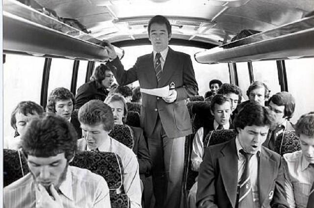 [Image: Manager-Brian-Clough-leads-the-singing-o...am-bus.jpg]