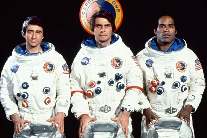 BRENDA-VACARRO-CAPRICORN-ONE-2-FOTOR.jpg