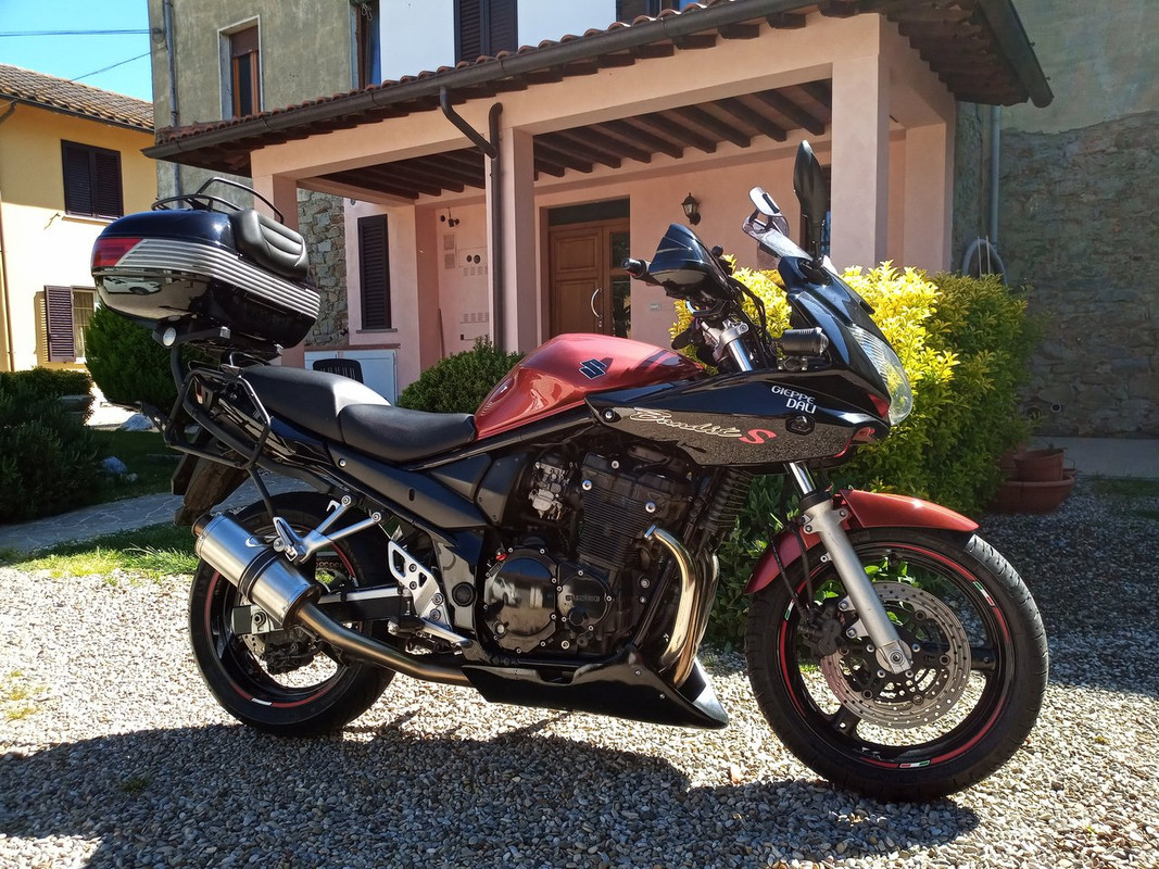 Mia Bandit — Postimages