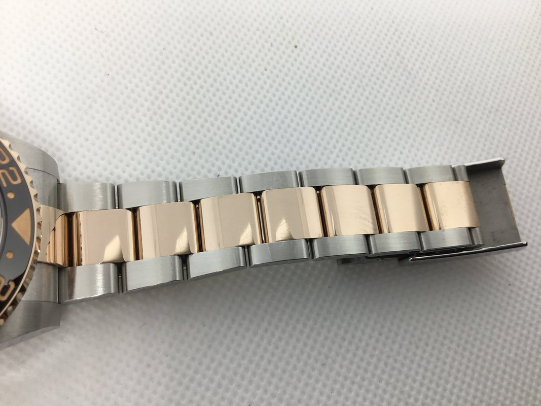 01A64383-2BD8-4C3F-A913-D719A5914295