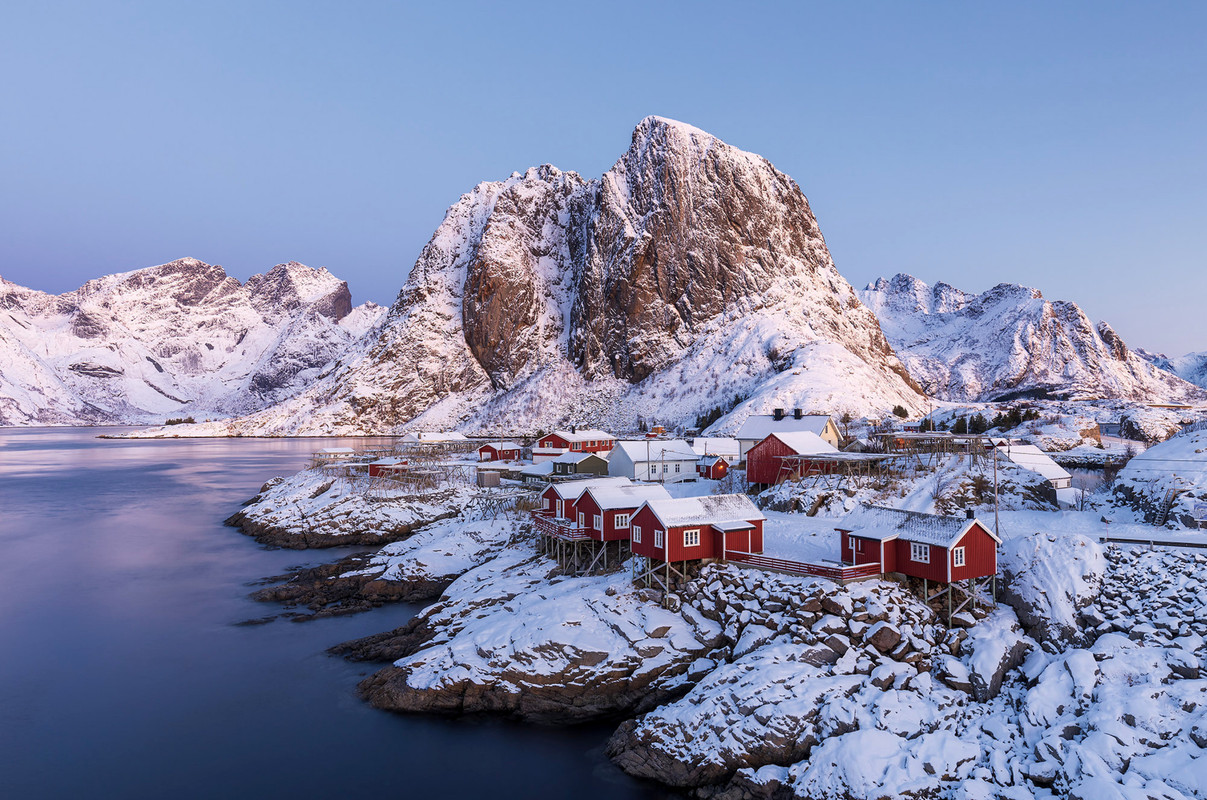 redandwhitesnowynorway.jpg