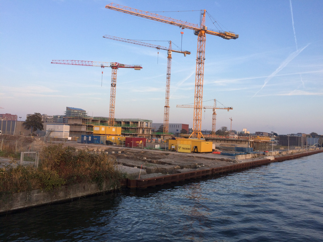 23A53B91-4D03-4091-9EEA-5E013E289273