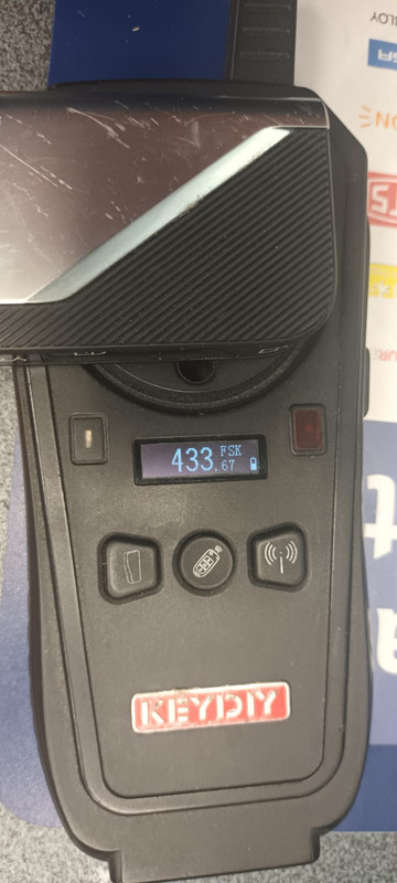 frecuencia llave Lynk & Co 01