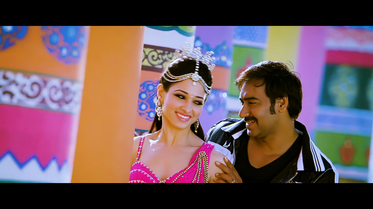 Tamanna Hot Song From Himmatwala Naino Main Sapna 4K (Best Quality).mp4_snapshot_01.07_[2021.04.05_1