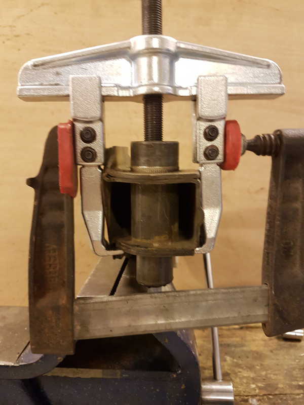 Bras inférieur Silent bloc (4)