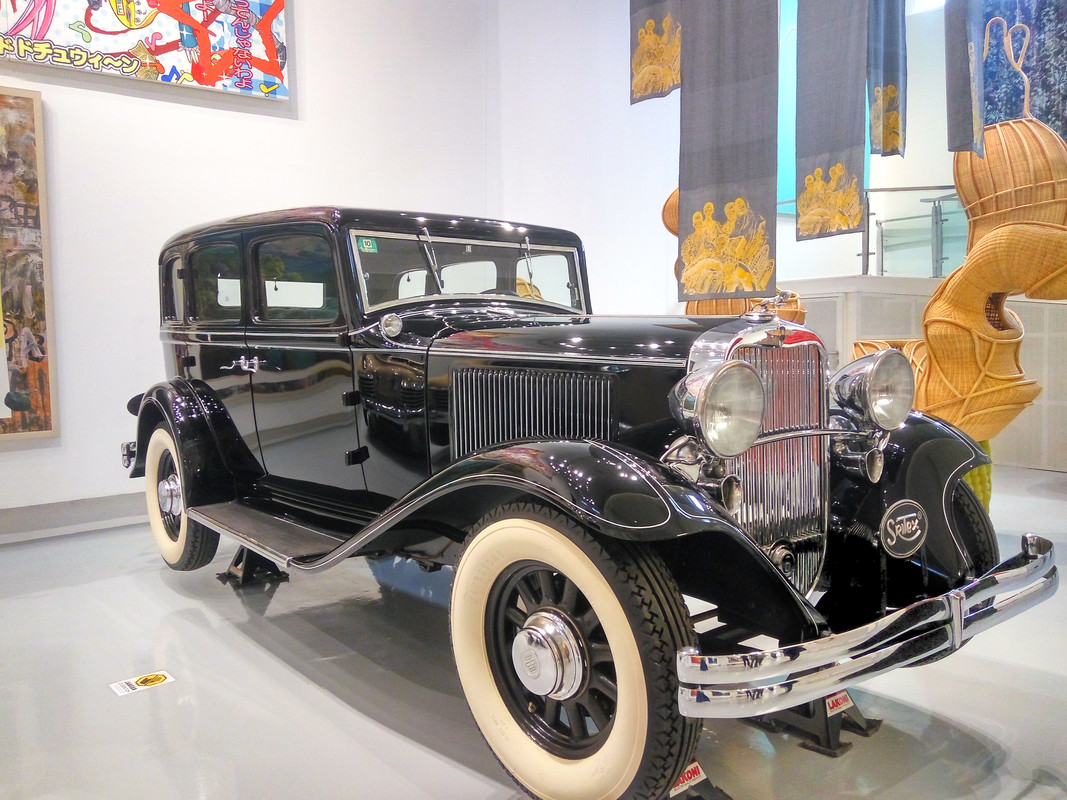 Koleksi mobil antik Tumurun Private Museum