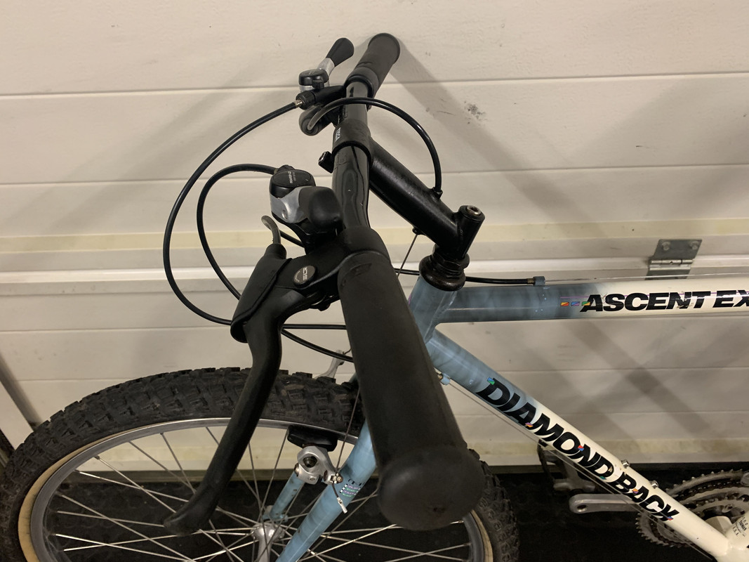 0B7D502E-66CF-40B1-86F5-23C053EF6899