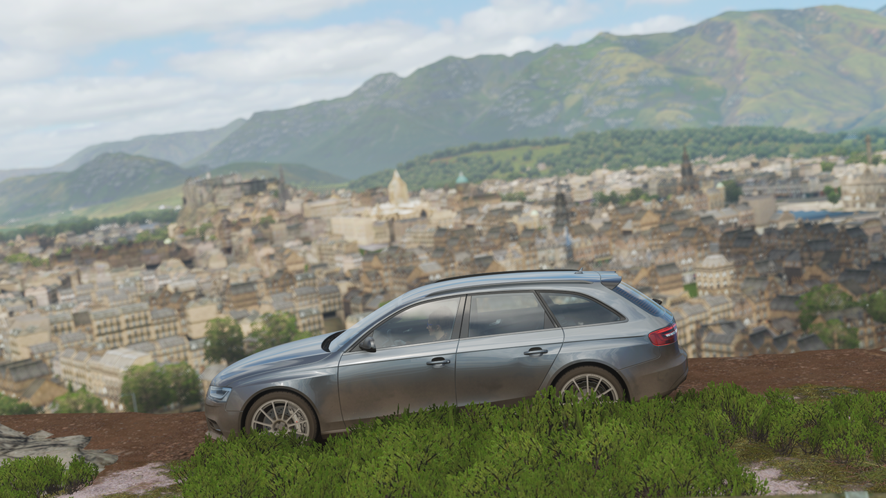 FH4-Audi-RS4-Avant-B8-3.png