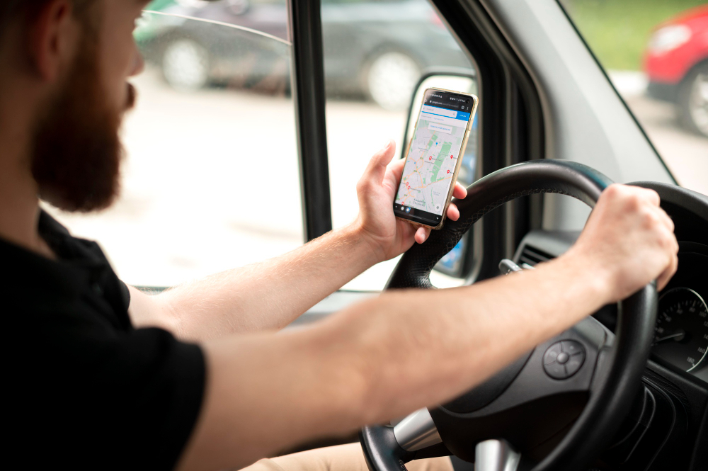 مکانیابی لحظهای خودرو با ردیاب GPS  | بهترین GPS برای ردیابی خودرو در سال ۲۰۲5