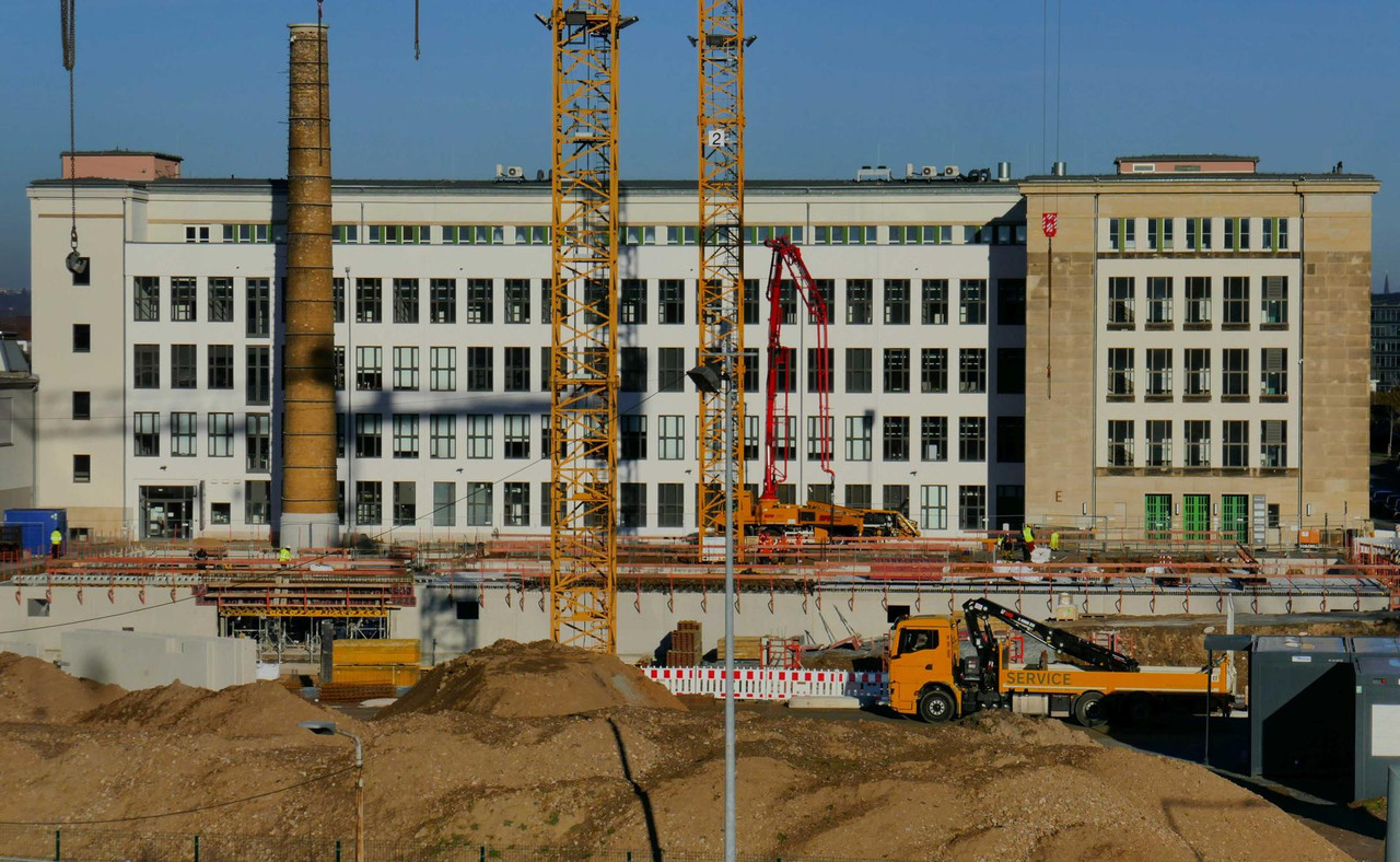 Bild: https://i.postimg.cc/N0dGnBX6/P1330523.jpg