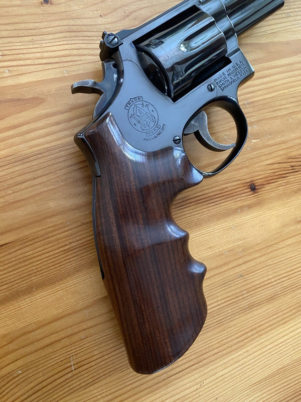 7F6E1626-9212-47DF-8FF2-E9C0D93B633B