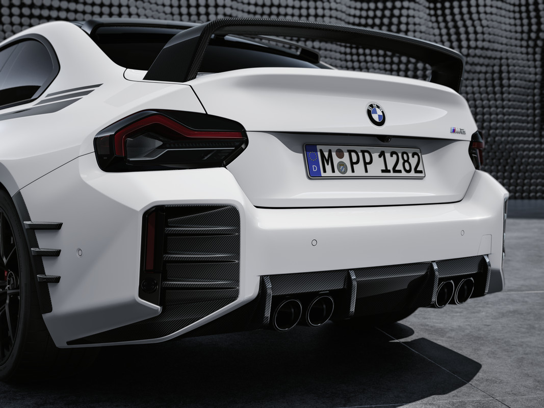P90484591_highRes_the-bmw-m-performanc