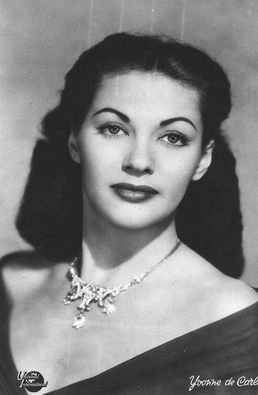 Yvonne_De_Carlo_b08
