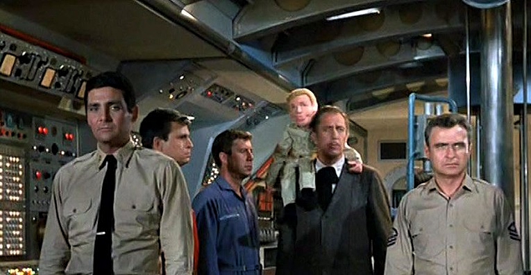 THE-FLY-VOYAGE-BOTTOM-OF-SEA-1-C-FOTOR.jpg