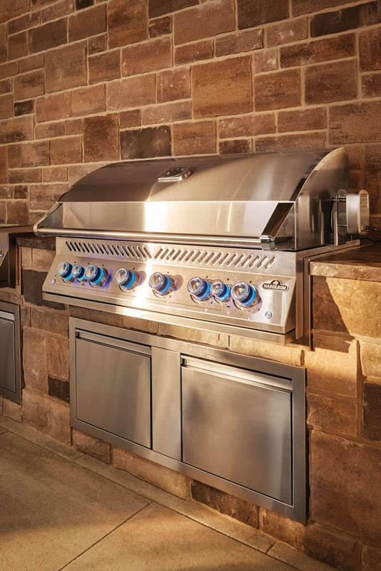 Parrilla de barbacoa empotrable gigante Napoleon de 44 pulgadas en acero inoxidable con panel de control de lujo