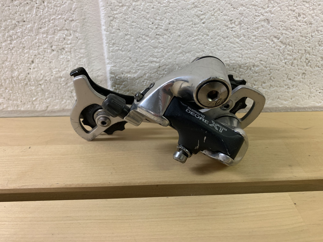 E7B7C5E5-7D2E-4E33-9280-00588D9BBE86