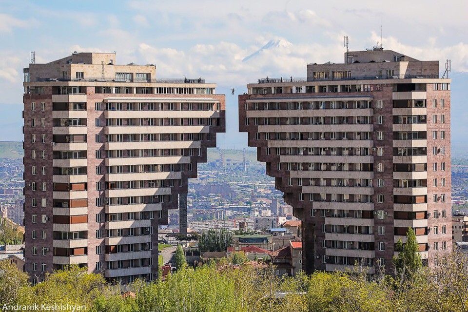 Bâtiment des armées. Bâtiment des armées.