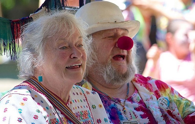 BONNIE-BEECHER-WAVY-GRAVY-FOTOR.jpg