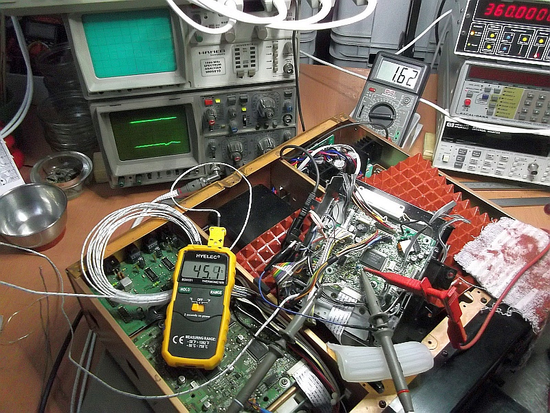 [Bild: DTC-2000-Capstan-Servo-Upgrade-Mess-07-800px.jpg]