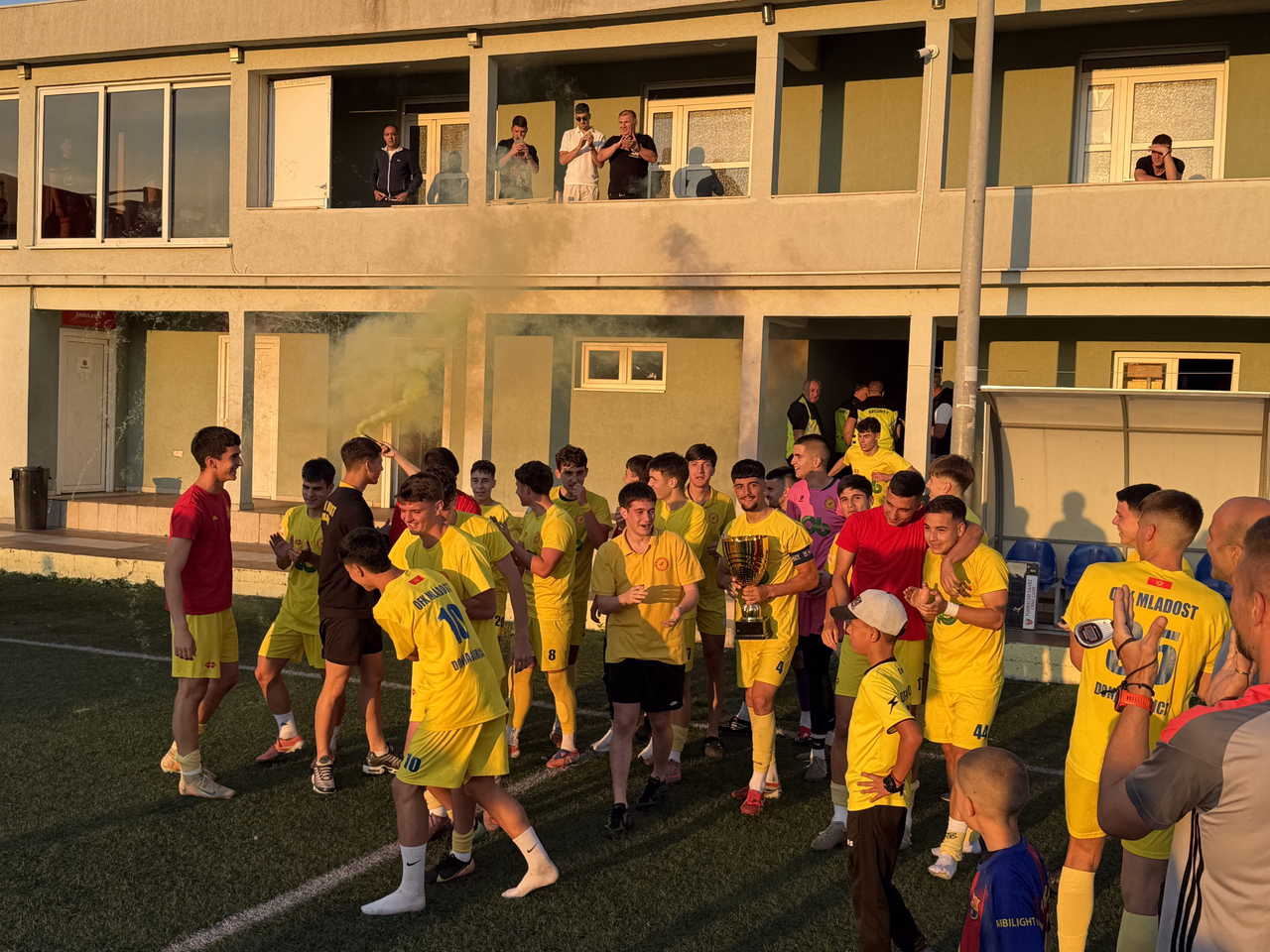 DG ARENA SLAVI TITULU: Mladost Lob.bet izdržala nalet Petrovca za istorijski šampionski pehar! Mladost DG Šampioni